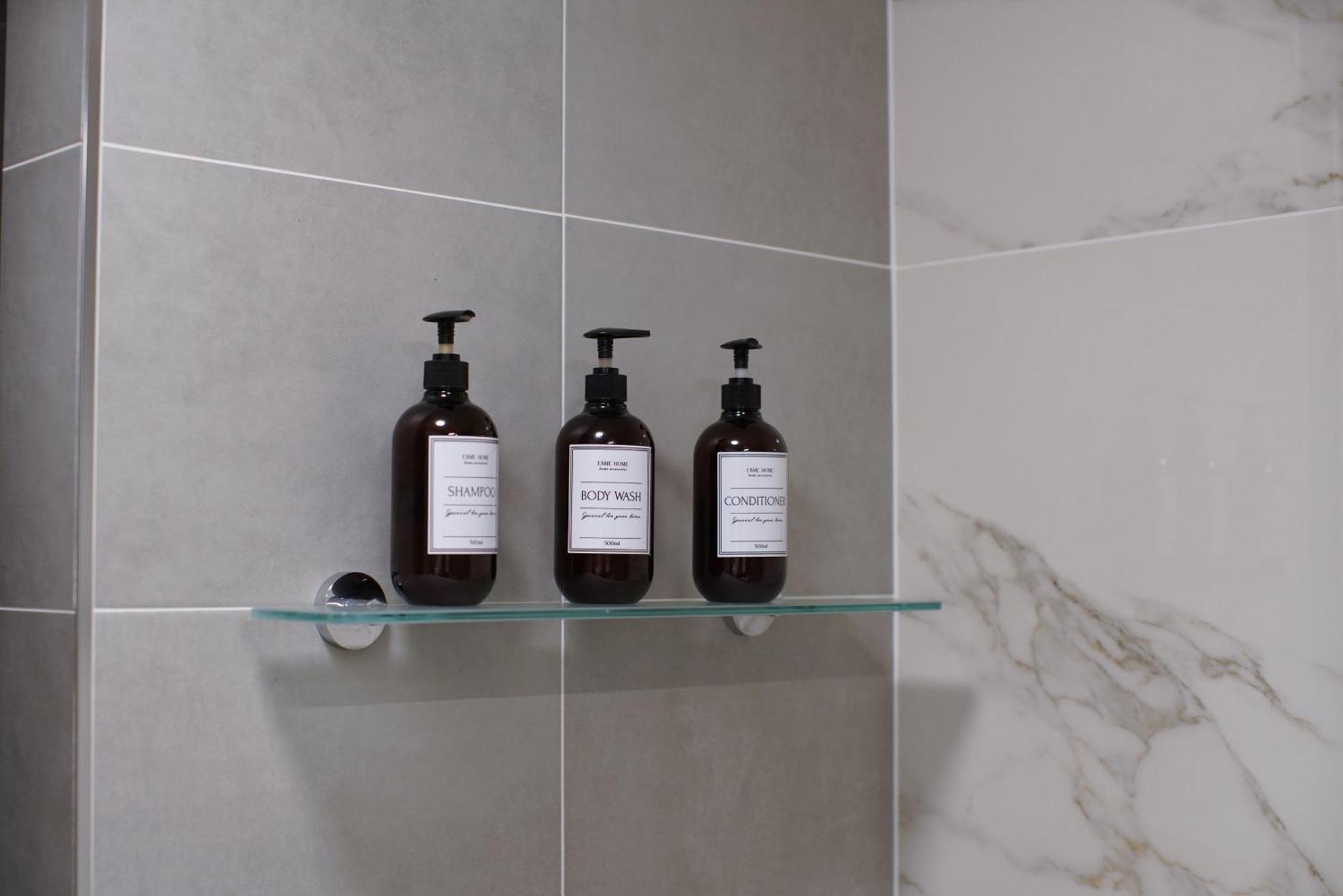 Holesovice Delight: Modern Comfort With A Twist In Prague 7 מראה חיצוני תמונה