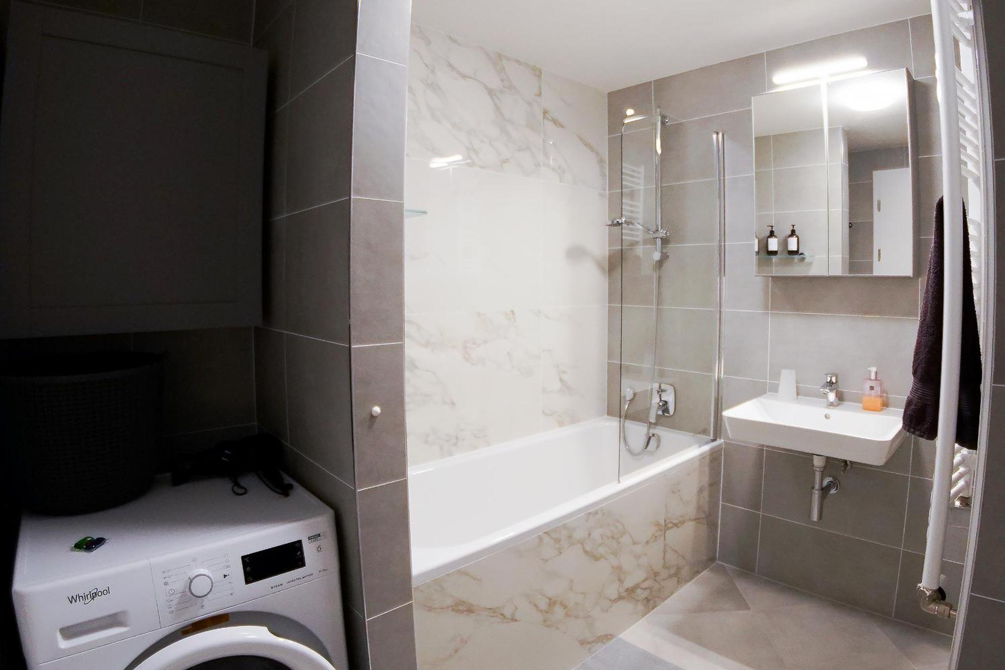 Holesovice Delight: Modern Comfort With A Twist In Prague 7 מראה חיצוני תמונה